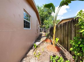 2821 N 74th Ave, Hollywood FL 33024