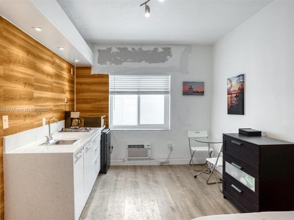 335 Ocean Dr 111, Miami Beach FL 33139