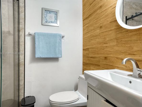 335 Ocean Dr 111, Miami Beach FL 33139