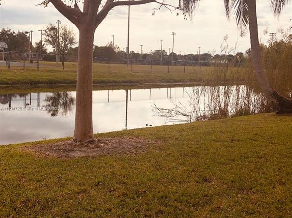 3940 NW 42nd Ave 115, Lauderdale Lakes FL 33319