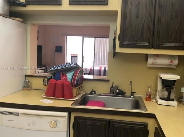 3940 NW 42nd Ave 115, Lauderdale Lakes FL 33319