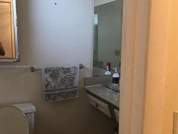 3940 NW 42nd Ave 115, Lauderdale Lakes FL 33319