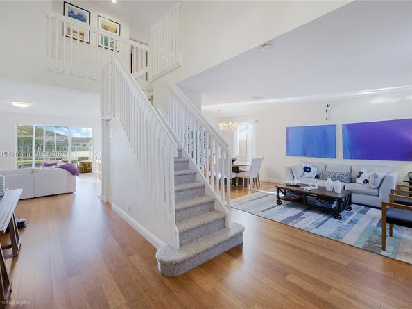 4394 Fox Ridge Dr, Weston FL 33331