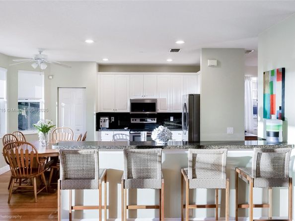 4394 Fox Ridge Dr, Weston FL 33331