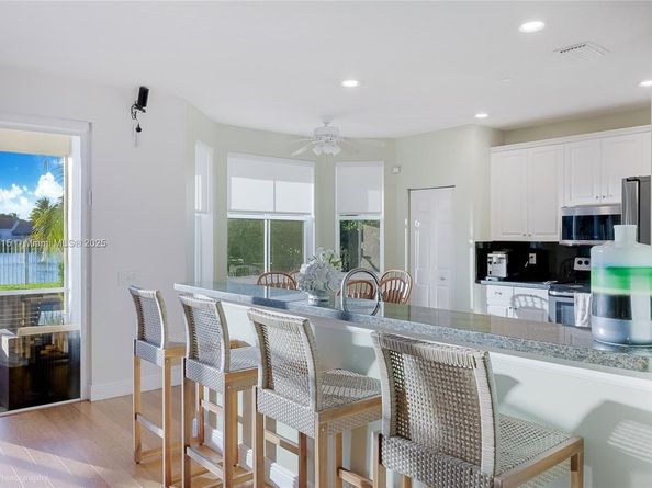 4394 Fox Ridge Dr, Weston FL 33331