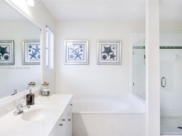 4394 Fox Ridge Dr, Weston FL 33331