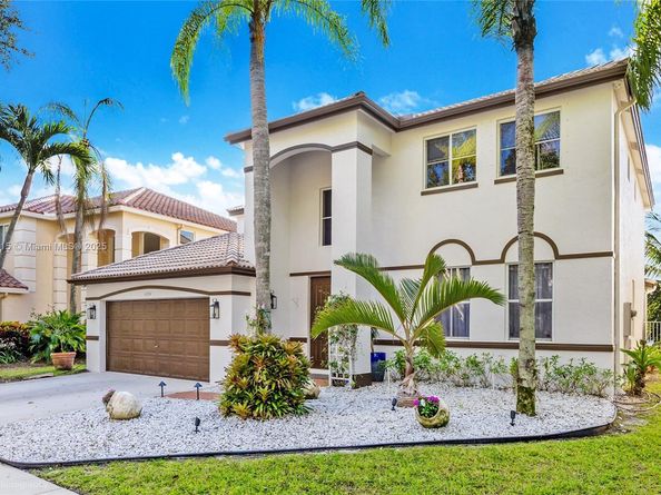 4394 Fox Ridge Dr, Weston FL 33331