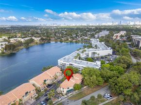 789 NE 195th St, Miami FL 33179