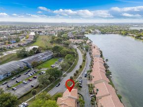 789 NE 195th St, Miami FL 33179