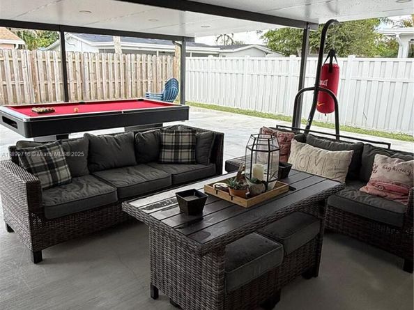 11411 NW 37th Pl, Sunrise FL 33323