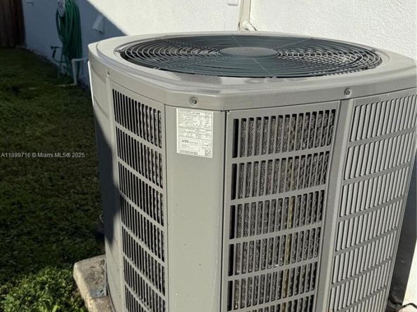 11411 NW 37th Pl, Sunrise FL 33323