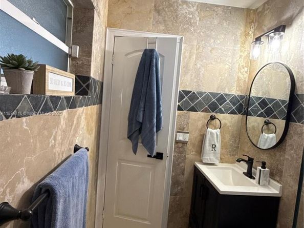 11411 NW 37th Pl, Sunrise FL 33323