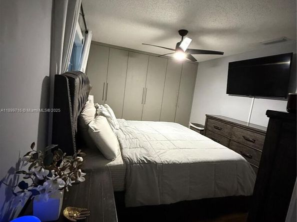 11411 NW 37th Pl, Sunrise FL 33323