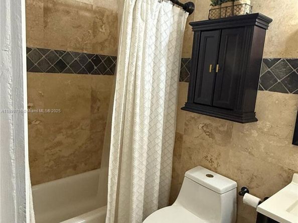 11411 NW 37th Pl, Sunrise FL 33323