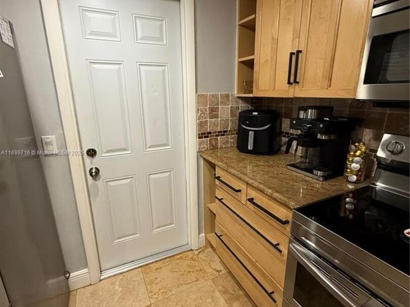 11411 NW 37th Pl, Sunrise FL 33323