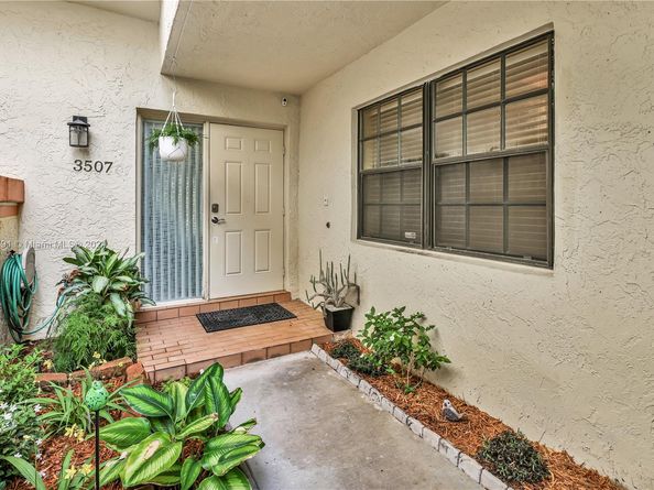 3507 Emerald Oaks Dr 1804, Hollywood FL 33021