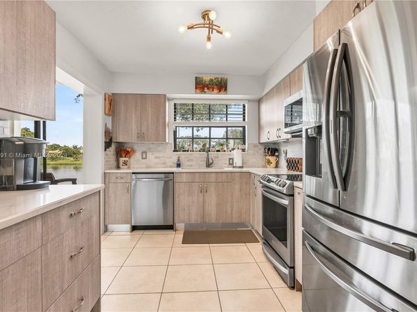 3507 Emerald Oaks Dr 1804, Hollywood FL 33021