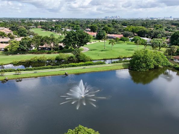 3507 Emerald Oaks Dr 1804, Hollywood FL 33021