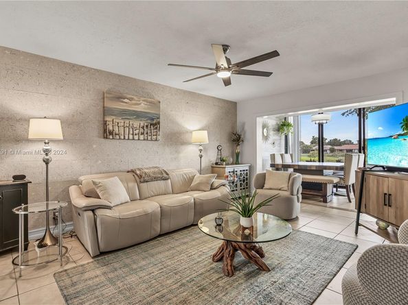 3507 Emerald Oaks Dr 1804, Hollywood FL 33021