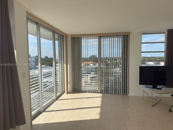 7800 carlyle Ave. 6C, Miami Beach FL 33141