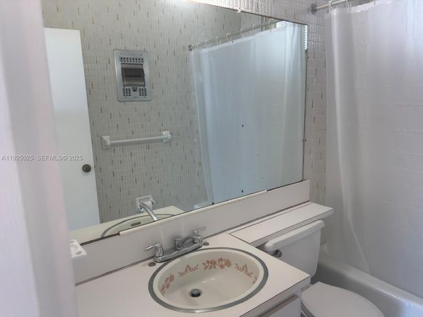 7800 carlyle Ave. 6C, Miami Beach FL 33141