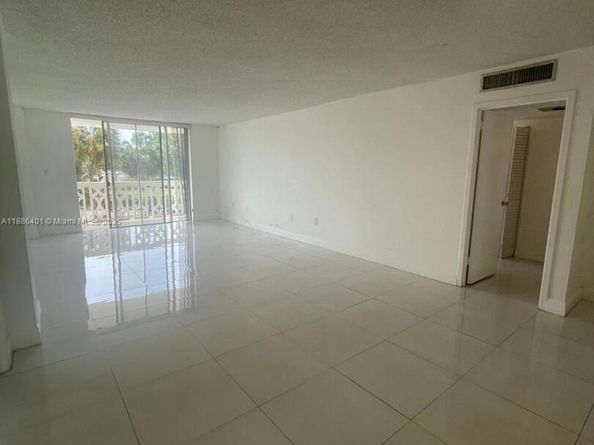 13155 Ixora Ct 201, North Miami FL 33181