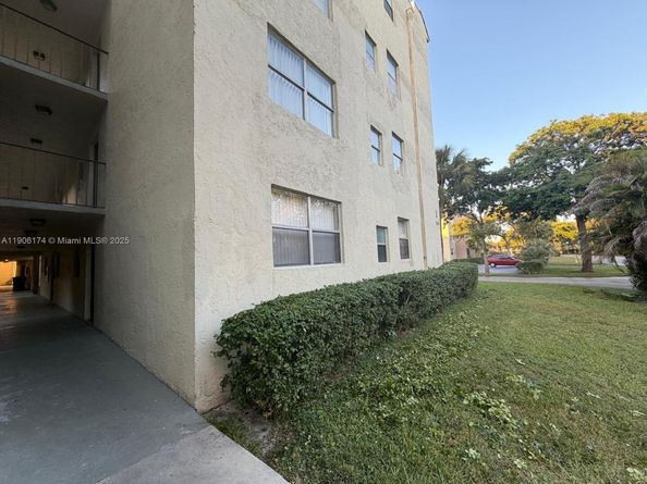 1820 SW 81st Ave 3107, North Lauderdale FL 33068
