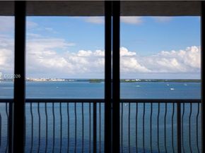 1200 Brickell Bay Dr 1901, Miami FL 33131