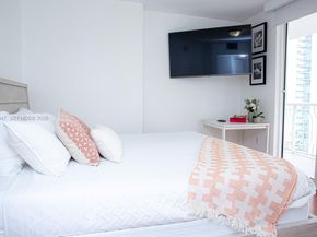 1200 Brickell Bay Dr 1901, Miami FL 33131