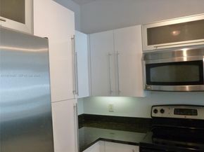 7350 SW 89th St 807S, Miami FL 33156