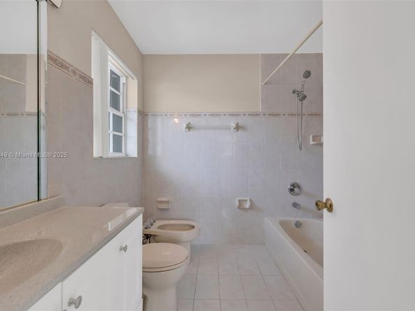 2050 NE 140th St 1, North Miami Beach FL 33181