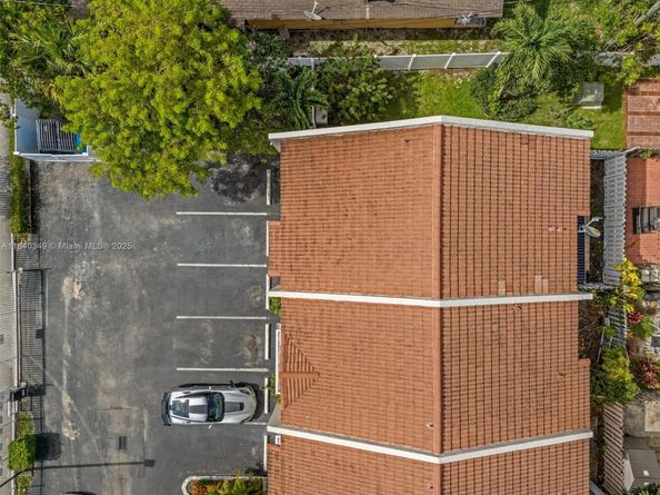 2050 NE 140th St 1, North Miami Beach FL 33181