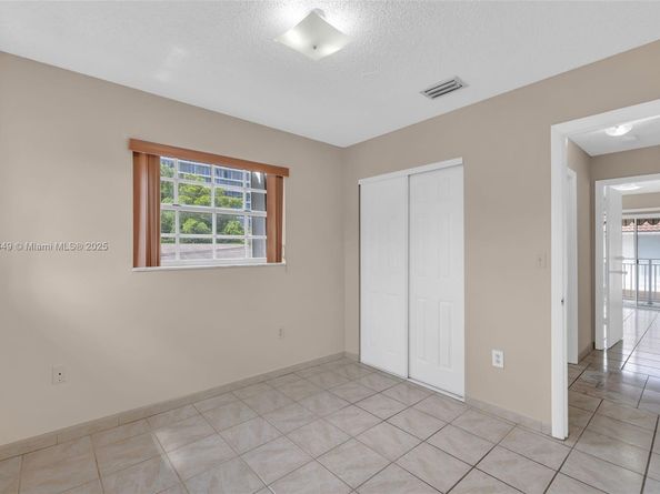2050 NE 140th St 1, North Miami Beach FL 33181