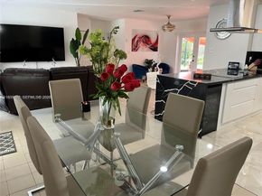 1014 W 68th St, Hialeah FL 33014