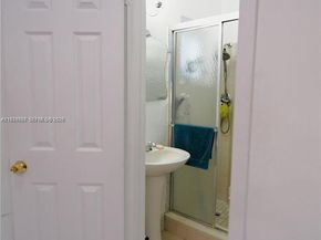 1014 W 68th St, Hialeah FL 33014