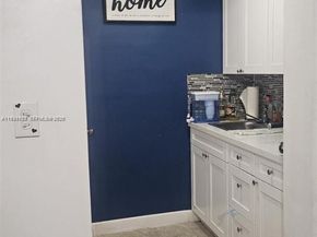 1014 W 68th St, Hialeah FL 33014