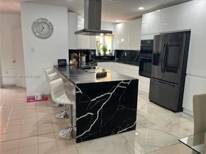 1014 W 68th St, Hialeah FL 33014