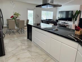 1014 W 68th St, Hialeah FL 33014