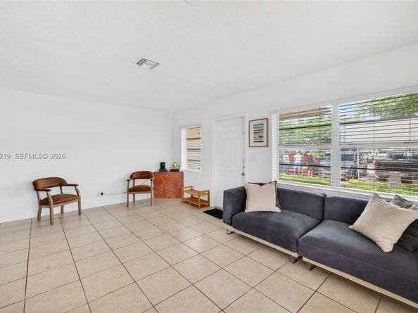 1619-1621 NW 8th Ave, Fort Lauderdale FL 33311