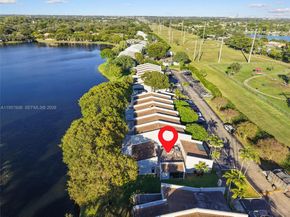 1064 NW 97th Ave, Pembroke Pines FL 33024