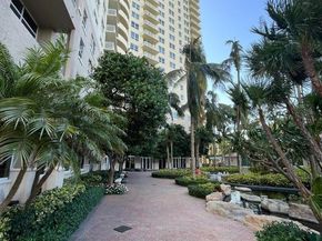 19501 S W country Club dr 1706, Aventura FL 33180