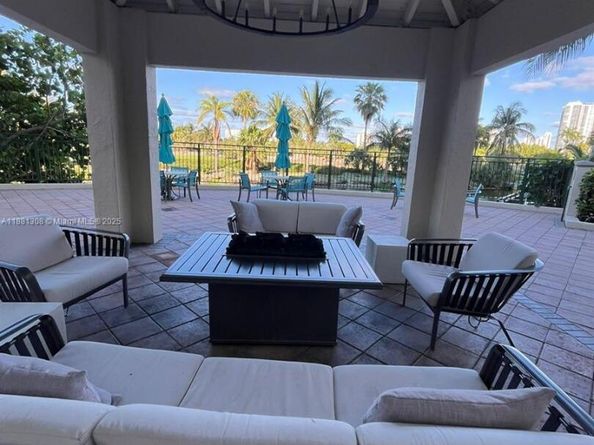 19501 S W country Club dr 1706, Aventura FL 33180