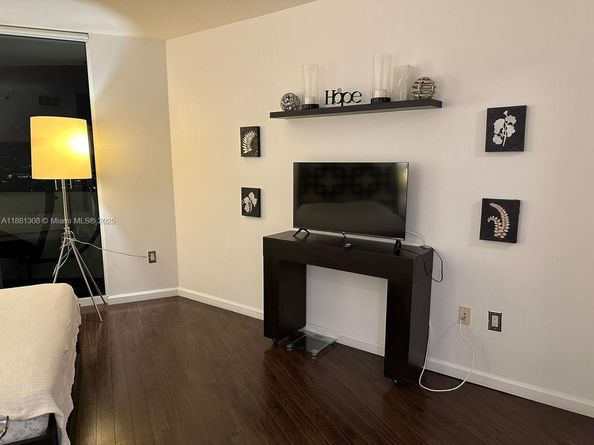 19501 S W country Club dr 1706, Aventura FL 33180