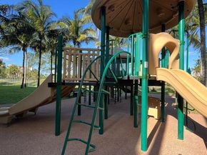 19501 S W country Club dr 1706, Aventura FL 33180