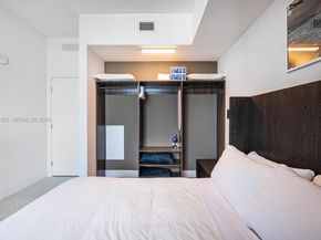 159 NE 6th St 5101, Miami FL 33132