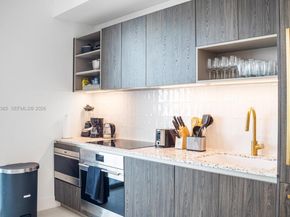 159 NE 6th St 5101, Miami FL 33132