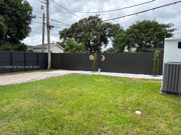 8750 SW 42nd Ter, Miami FL 33165