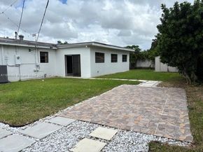 8750 SW 42nd Ter, Miami FL 33165