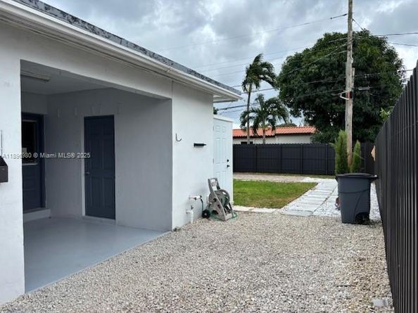 8750 SW 42nd Ter, Miami FL 33165