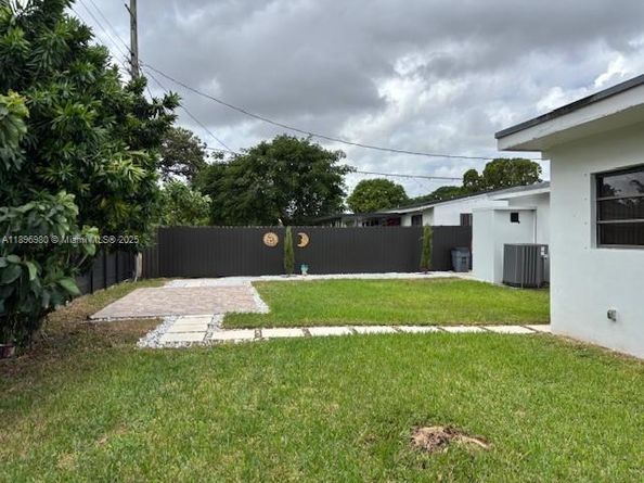 8750 SW 42nd Ter, Miami FL 33165